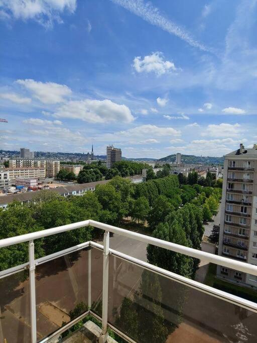 Spacieux F4 Avec Vue Panoramique Et 2 Places De Parking Rouen Extérieur photo