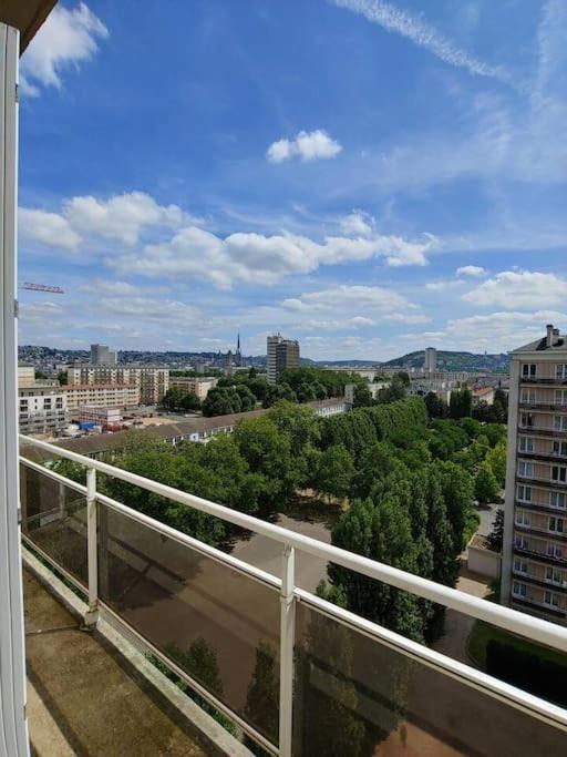 Spacieux F4 Avec Vue Panoramique Et 2 Places De Parking Rouen Extérieur photo
